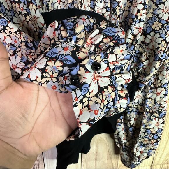 SHEIN Curve Lantern Sleeve Floral Bodysuit - Picture 5 of 8